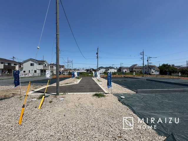 【前面道路含む現地写真】 | 運転が不安な方も安心な前面道路、きちんと幅員のある道路は女性にも安心です。整備されている道路は気持ちも良いですね♪