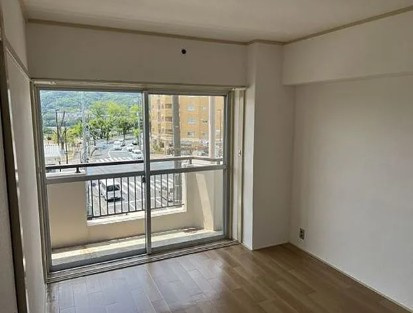 青梅市河辺町６丁目の賃貸マンションのバルコニー