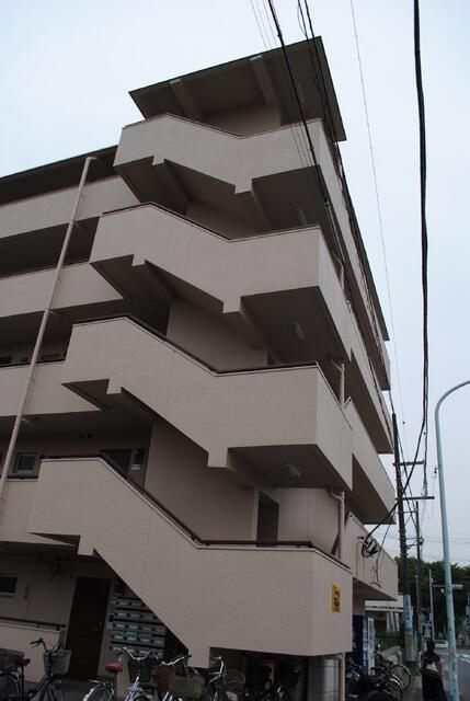 青梅市河辺町６丁目の賃貸マンションの外観