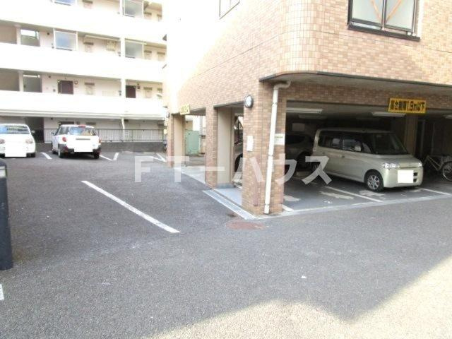 メゾンフローラ市川の駐車場|駐車場（要空き確認）