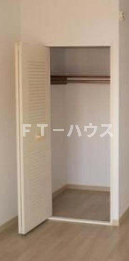 ペティパレス薬園台　１０７号室の収納