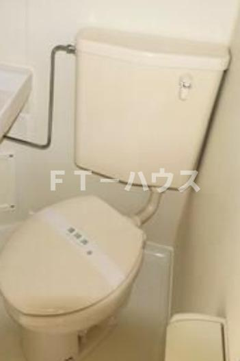 ペティパレス薬園台　１０７号室のトイレ