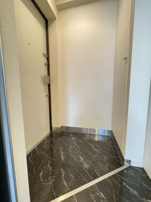 ブランノワール早稲田の玄関