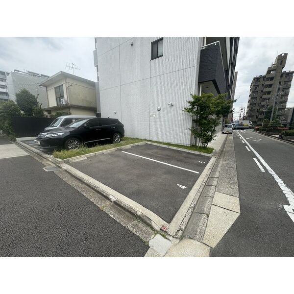 S-RESIDENCE志賀本通の駐車場