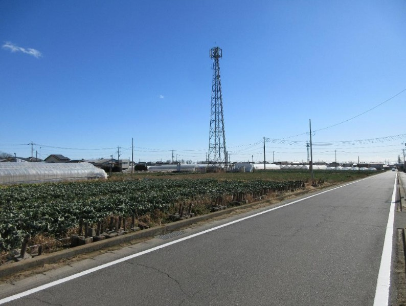 みどり市笠懸町鹿　売地の前面道路含む現地写真