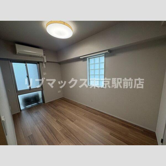 【居間・リビング】プレミスト千代田神田佐久間町
