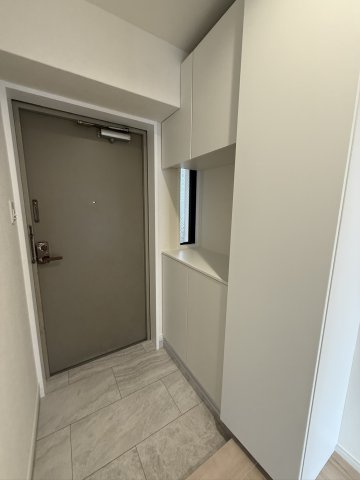 オリエントハイツ小戸の玄関