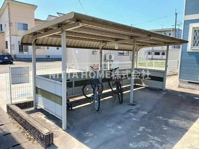 サンセールⅢのその他共用部分|屋根付きの駐輪場は無料で使用ＯＫ☆彡