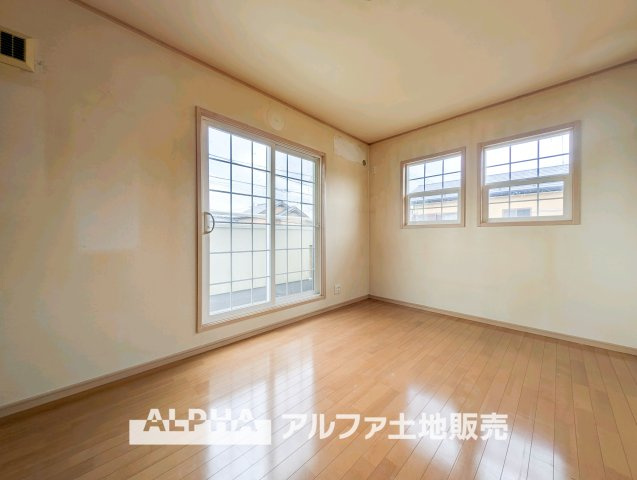 中古戸建て　昭島市拝島町4丁目の洋室|【smart room】
◆機能性を備えた空間◆シンプルな形状で家具配置がしやすく、生活スタイルに合わせた使い方が可能。日常に取り入れやすい洋室です。