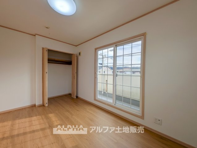 中古戸建て　昭島市拝島町4丁目の洋室|【smart room】
◆機能性を備えた空間◆シンプルな形状で家具配置がしやすく、生活スタイルに合わせた使い方が可能。日常に取り入れやすい洋室です。