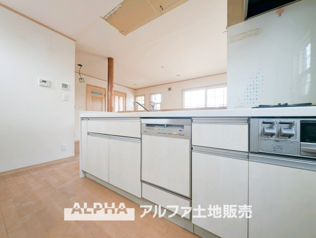 中古戸建て　昭島市拝島町4丁目のキッチン|【Daily Comfort】
◆毎日を整える空間◆使いやすさに配慮されたキッチンは、料理をする時間まで楽しく感じられる場所。暮らしのリズムに自然と馴染み、心地よい日常を演出します。