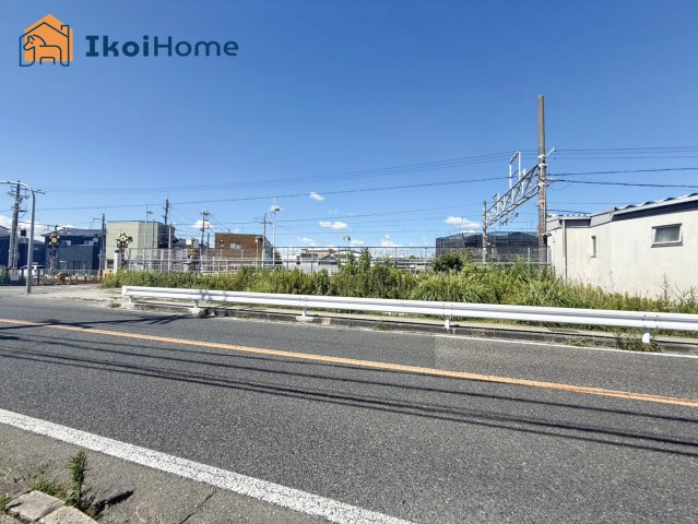 明石市大久保町八木　土地の前面道路含む現地写真|●年中無休：当日予約可●前面道路は広く南西側約9ｍに間口25.8ｍで広々しております！