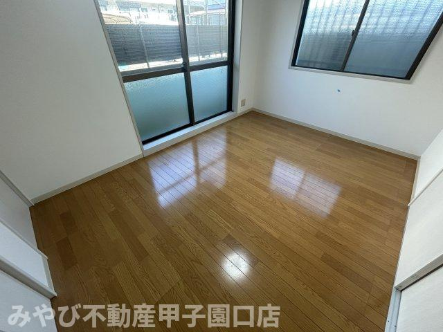 メイプルコート若草の内装