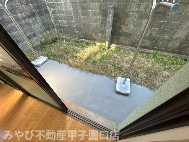 メイプルコート若草のバルコニー