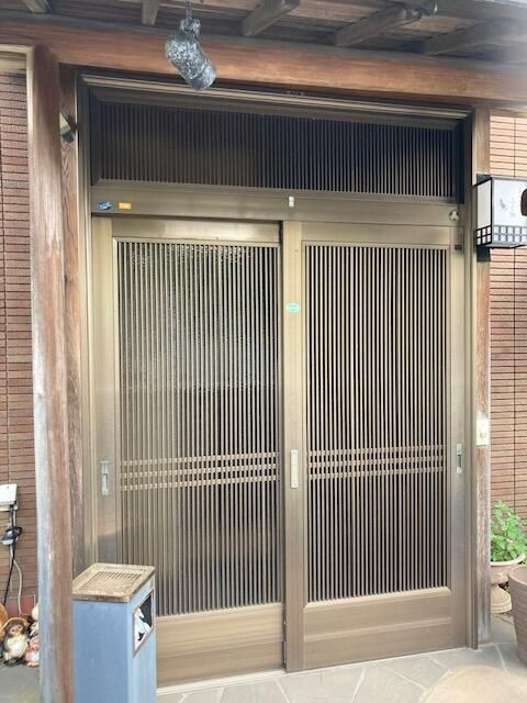 辻堂神台２丁目住付き店舗の玄関