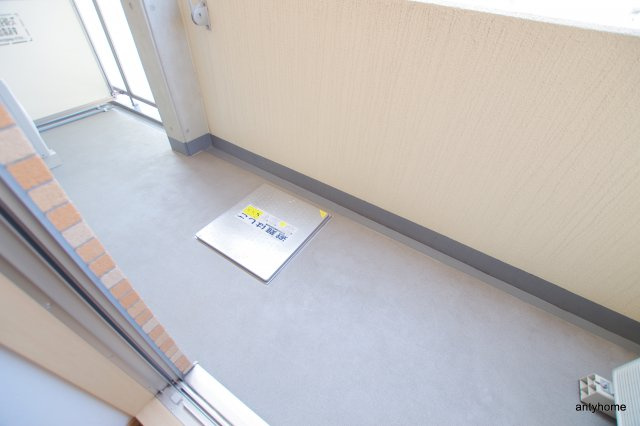 フローライト南森町　仲介手数料無料のバルコニー