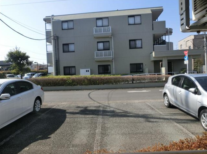 日野市東豊田４丁目の賃貸マンションの駐車場