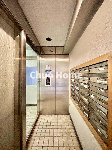 マンション第2木場の防犯設備|【オートロック】オートロックシステムでセキュリティ充実。当たり前ですが、安全で安心して暮らすのって大事ですよね。お探しのご条件でオートロック付きの物件を探す方も多いですがやはりセキュリティは大事です。