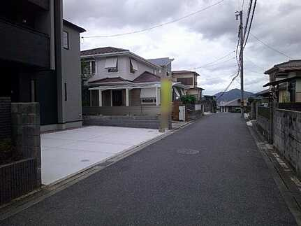 安芸郡府中町柳ヶ丘の前面道路含む現地写真