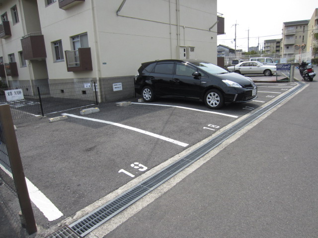 【駐車場】
