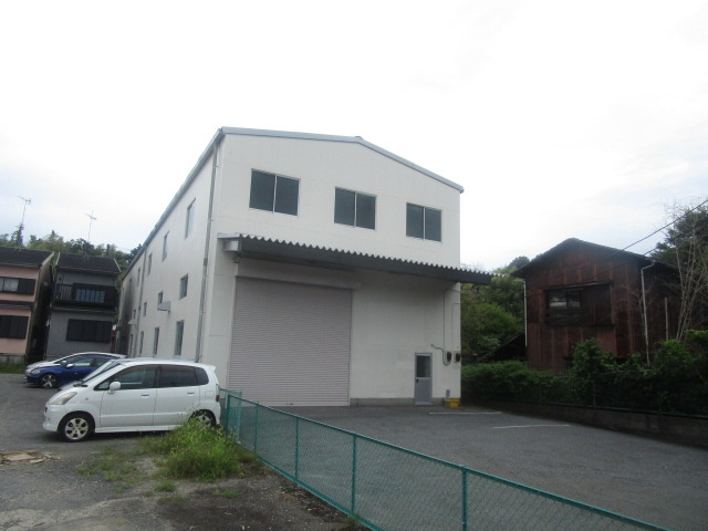 横浜市旭区上川井町の倉庫