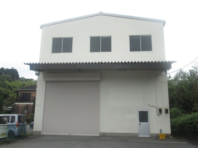 横浜市旭区上川井町の倉庫