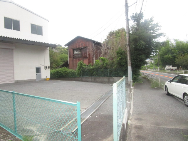 横浜市旭区上川井町の倉庫