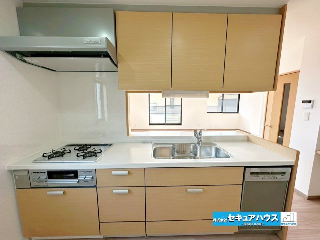 【中古戸建】名古屋市南区曽池町1丁目のキッチン|【２Fキッチン】
◆キッチン・レジンフード・給湯器新品交換済み
◆食洗器のみ既存
　　　　　　　　　　　　　　　　　　　　　　　　　　　　　　　　　　　　　　　　　　　　　　　　　　　　　　　　　　　