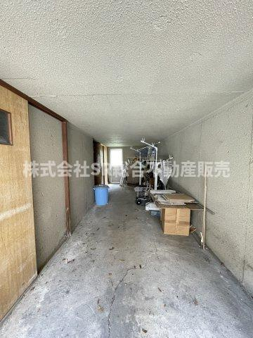六万寺町3丁目中古戸建の駐車場|弊社は中古戸建のご紹介、その後のリフォームのご提案、
賃貸物件のご紹介、すべてご対応可能です。
お客様にあったプランをご提案致します。
まずはお問合せ下さいませ。