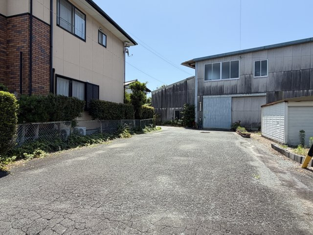 和田町貸倉庫・軽作業場の駐車場