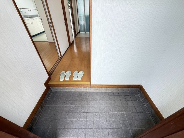 古々山住宅の玄関