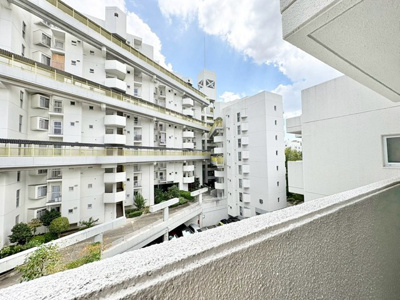 【外観】 | 千里山ロイヤルマンション2番街D棟 | 弊社のファイナンシャルプランナーより、将来に向けた資金計画・住宅ローンの無料相談が皆様に大変ご好評頂いております！物件ご購入の前に、まずはお気軽にご相談くださいませ。