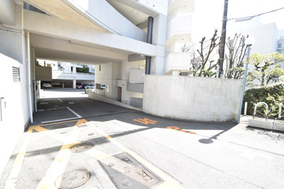 【エントランス】 | 千里山ロイヤルマンション2番街D棟 | こちらのサイトに掲載されている全ての物件が、当社にてご紹介可能です！気になる物件がありましたら、弊社スタッフまでお気軽にお問合せ下さいま