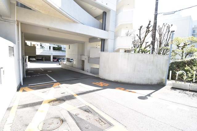 【エントランス】 | 千里山ロイヤルマンション2番街D棟 | こちらのサイトに掲載されている全ての物件が、当社にてご紹介可能です！気になる物件がありましたら、弊社スタッフまでお気軽にお問合せ下さいま