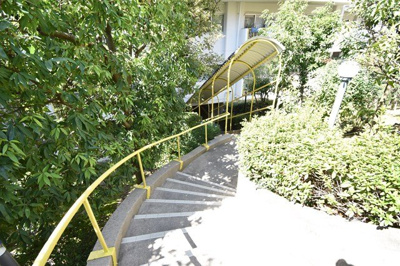 【外観パース】 | 千里山ロイヤルマンション2番街D棟 | こちらのサイトに掲載されている全ての物件が、当社にてご紹介可能です！気になる物件がありましたら、弊社スタッフまでお気軽にお問合せ下さいませ。