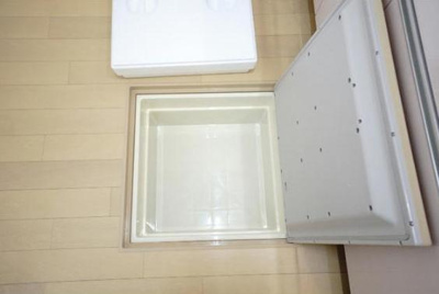 【設備】 | レナルヒュース中野 | 床下収納完備。