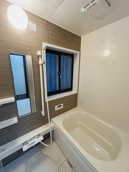 市川市下貝塚2丁目の浴室