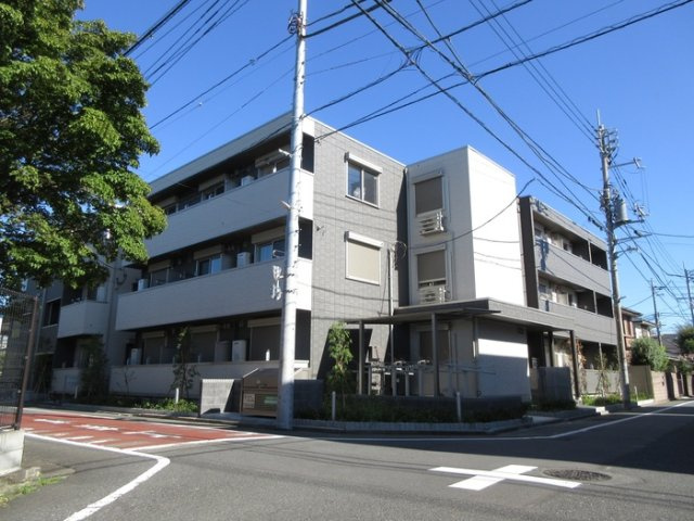 アヴァンス中村南の外観