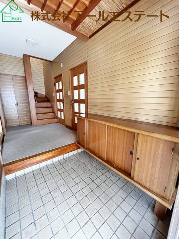姫路市御立西3丁目　　中古戸建の玄関