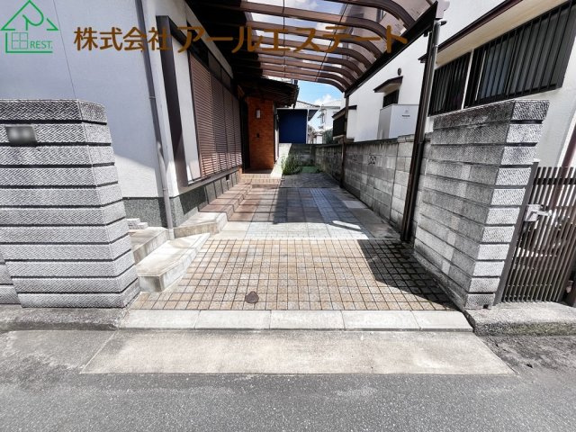 姫路市御立西3丁目　　中古戸建の駐車場