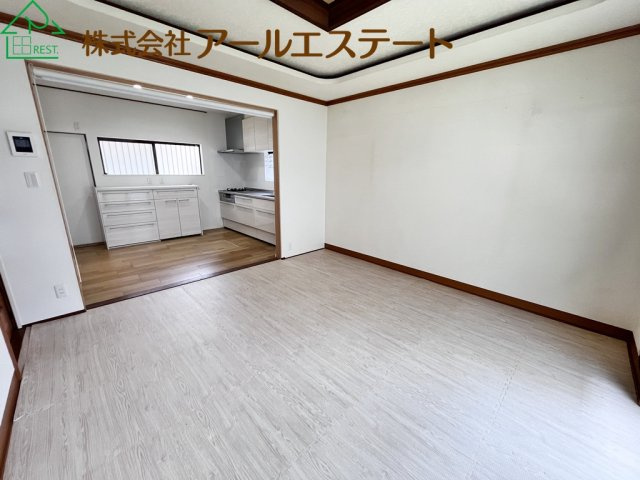 姫路市御立西3丁目　　中古戸建の居間・リビング
