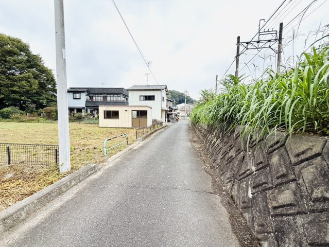 比企郡小川町木部9-1,10-1 土地114坪の前面道路含む現地写真