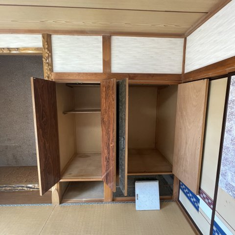 登別市美園町5丁目33-4戸建の収納