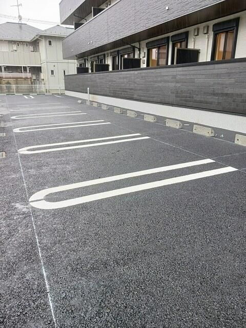 サードコートの駐車場