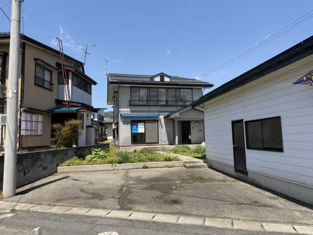 南陽市宮内の駐車場