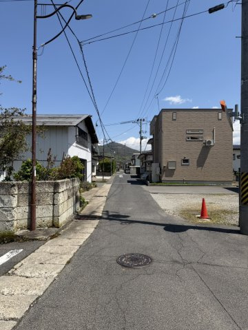 南陽市宮内の前面道路含む現地写真
