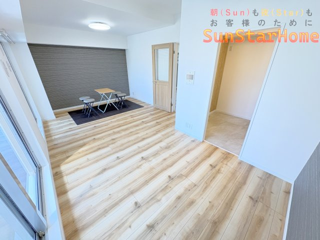 【サンスターホーム】ネオハイツ羽村駅前　角部屋の居間・リビング