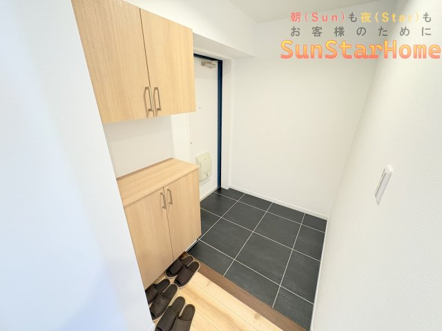 【サンスターホーム】ネオハイツ羽村駅前　角部屋の玄関