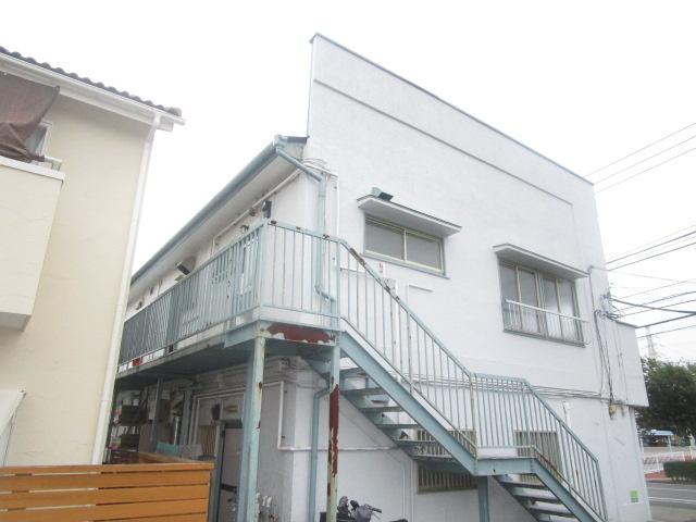横浜市泉区和泉町の倉庫