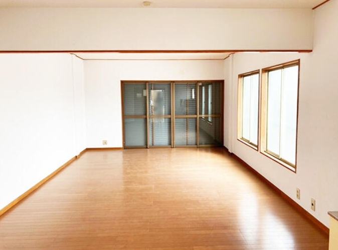 横浜市泉区和泉町の倉庫の内装